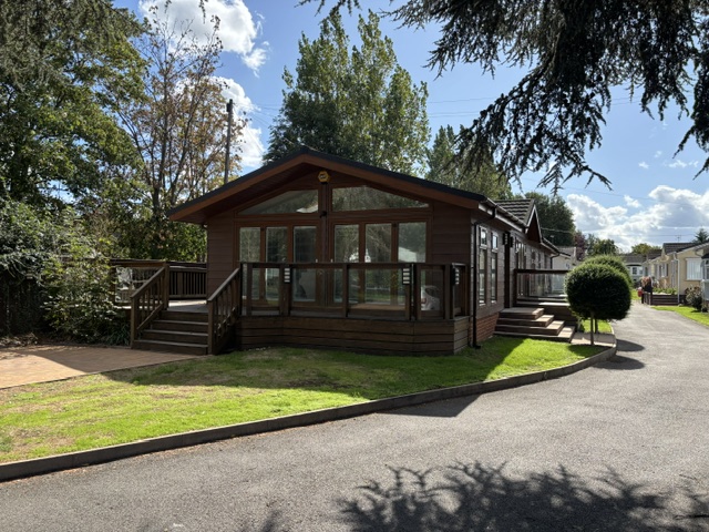 Rare opportunity luxury 3 bedroom home